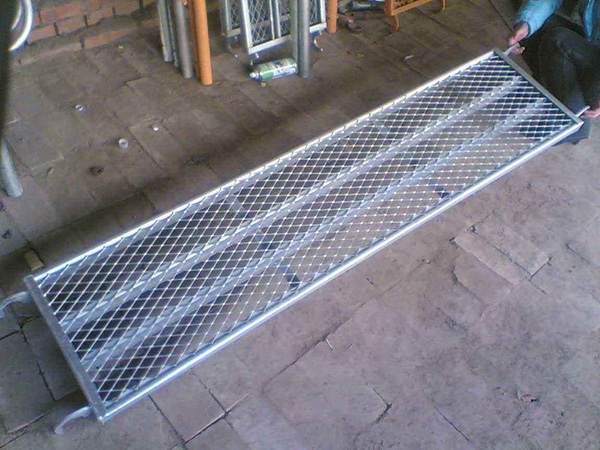 平台脚踏网 - 河北强佑金属制品有限公司